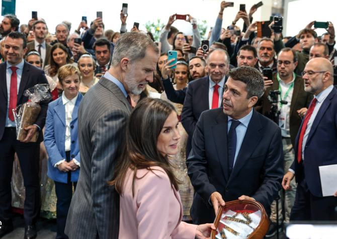 Los Reyes con Carlos Mazón en Fitur