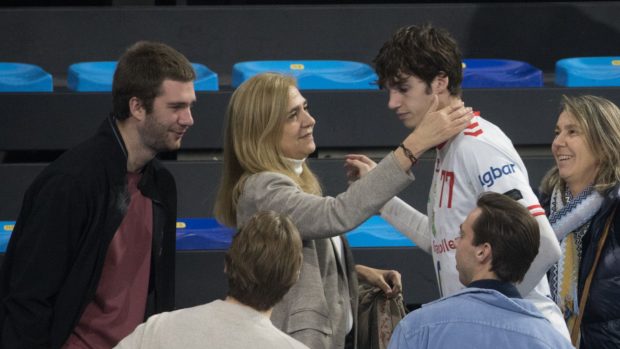 La infanta Cristina junto a sus hijos, Miguel y Pablo Urdangarin. (Foto: Gtres)