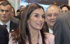 La Reina Letizia sorprende en FITUR con una chaqueta de Zara de rebajas