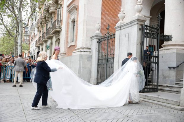 El impresionante vestido de novia de Teresa Urquijo. (Foto: Gtres)