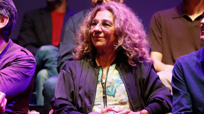 Lolita Flores mientras disfruta de una obra de teatro. (Foto: Gtres)