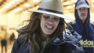 Jessica Bueno en el Aeropuerto Adolfo Suárez Madrid-Barajas. (Foto: Gtres)