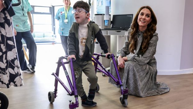 La princesa de Gales durante su visita al hospital Tŷ Hafan. (Foto: Gtres)