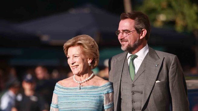 El príncipe Felipe con el príncipe Nicolás. (Foto: Gtres)