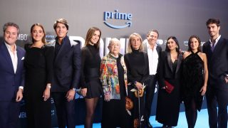 María Pombo, Álvaro López Huerta, Lucía Pombo, Pablo Castellano, Teresa Ribó, Víctor Pombo, Gabriela Toral, Marta Pombo y Luis Zamalloa en la premier de ‘Pombo’. (Foto: Gtres)