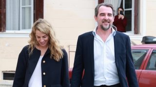 El príncipe Nicolás y Chrysi Vardinogianni en Atenas. (Foto: Gtres)