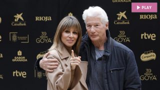 Richard Gere y su mujer en Granada. (Foto: Gtres)