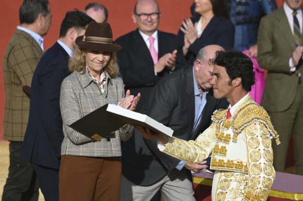 infanta elena, sevilla, corrida toros,