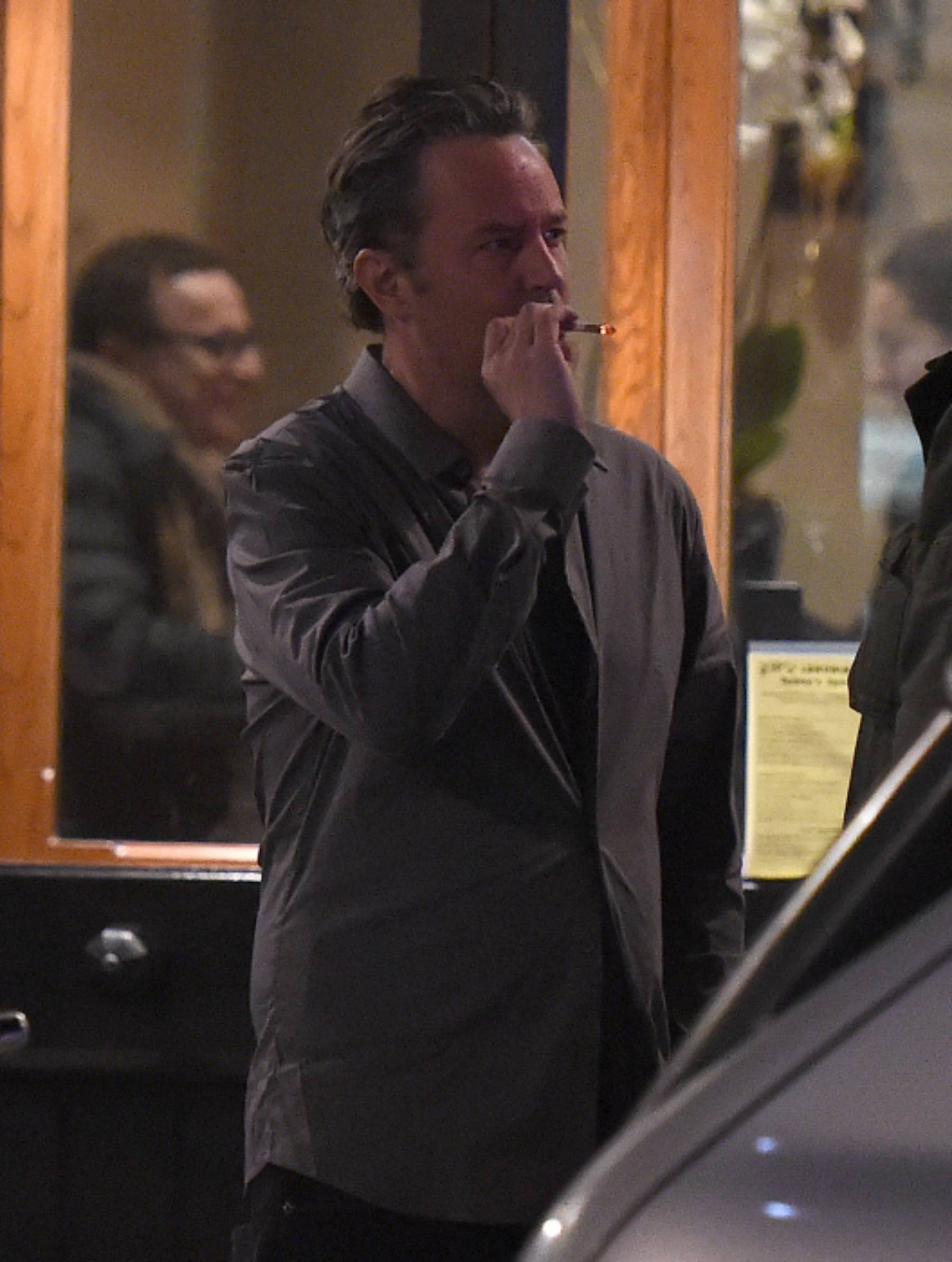 Matthew Perry por las calles de Londres. (Foto: Gtres)