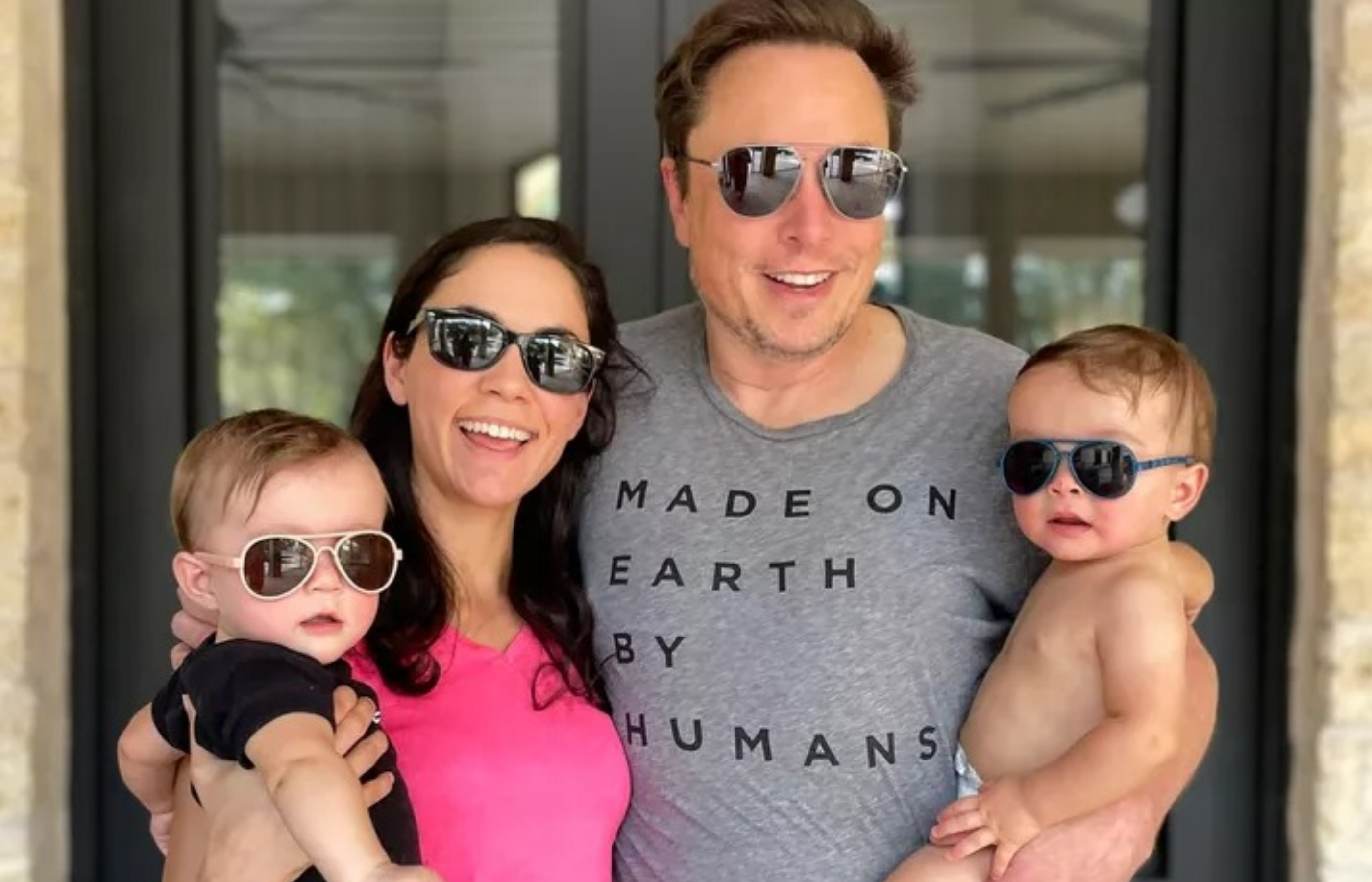 Shivon Zilis y Elon Musk con sus hijos. (Foto:X)