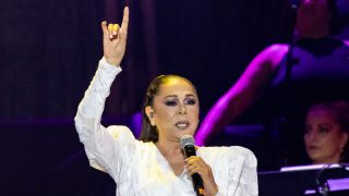 Isabel Pantoja en un concierto en Tenerife. (Foto: Gtres)