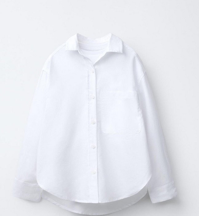 Sorpresa en Zara Kids: la camisa blanca ‘oversize’ que se va a convertir en tu favorita esta primavera