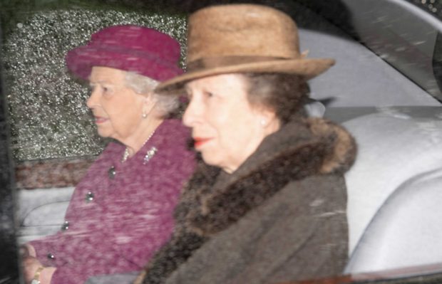 Isabel II y la princesa Ana. (Foto:Gtres)