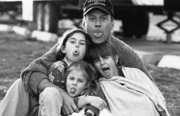 Bruce Willis y sus hijas mayores. (Foto:Intagram)