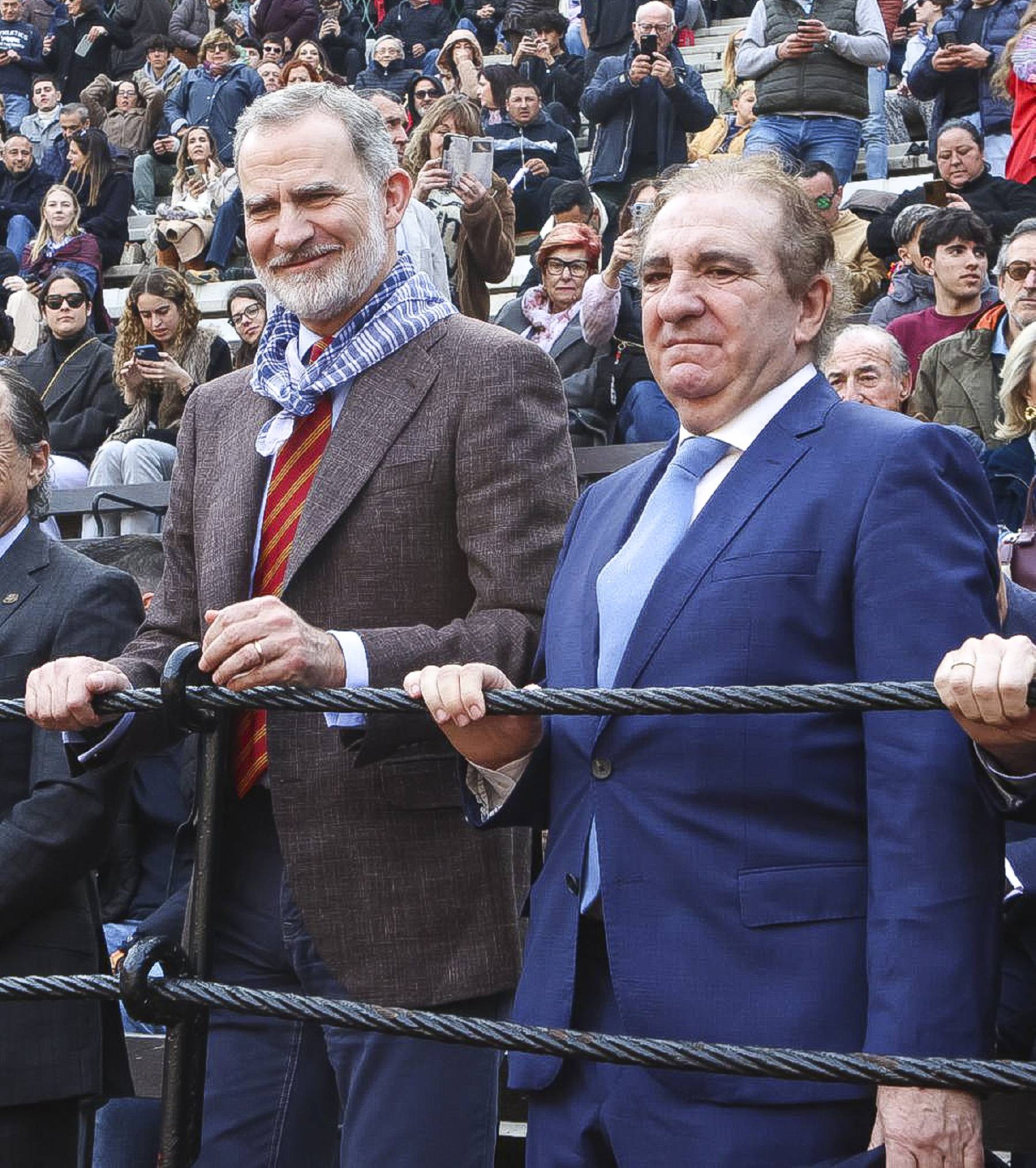 El Rey Felipe VI durante una corrida de toros. (Foto: Gtres)