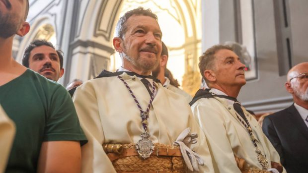 Antonio Banderas en la Semana Santa de Málaga. (Foto: Gtres)