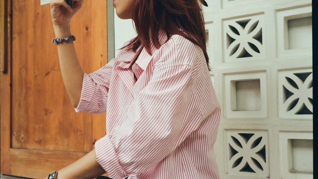 La camisa de Zara que confirma que el lino no pasa de moda: es el fondo de armario que necesitas