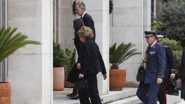Doña Sofía, Felipe VI, la reina Letizia, Papa Francisco