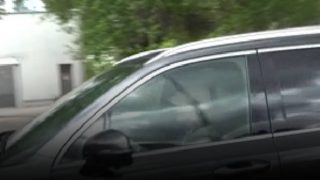 Tamara Falcó en el interior de un vehículo. (Foto: Gtres)