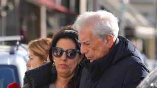 Morgana Vargas Llosa con su padre. (Foto: Gtres)