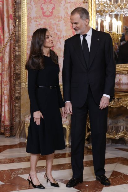 Los Reyes Felipe y Letizia en un acto oficial. (Foto: Gtres)
