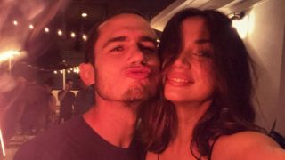 Ana de Armas y su hermanos Javi durante una celebración. (RRSS)