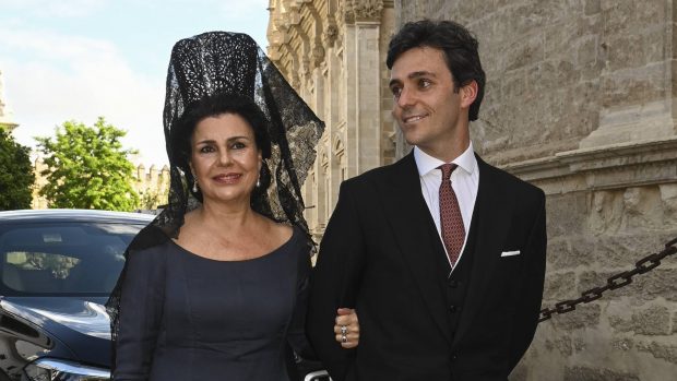 La madrina y el novio. (Foto: Gtres)