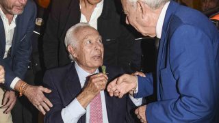 Curro Romero en un acto en Sevilla. (Foto: Gtres)