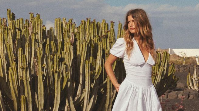 El vestido mini de Zara que causa furor: es la opción definitiva para tus eventos de este verano