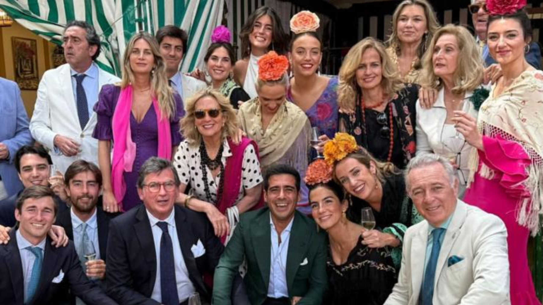 Alberto Herrera, uno más entre la familia de su novia: las fotos