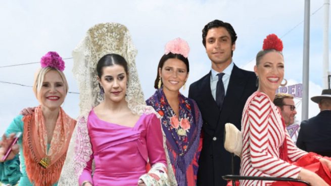 Eugenia Martínez de Irujo, Carolina Marín, Cayetana Rivera, Tomás Páramo y Laura Sánchez. (Foto: Gtres)