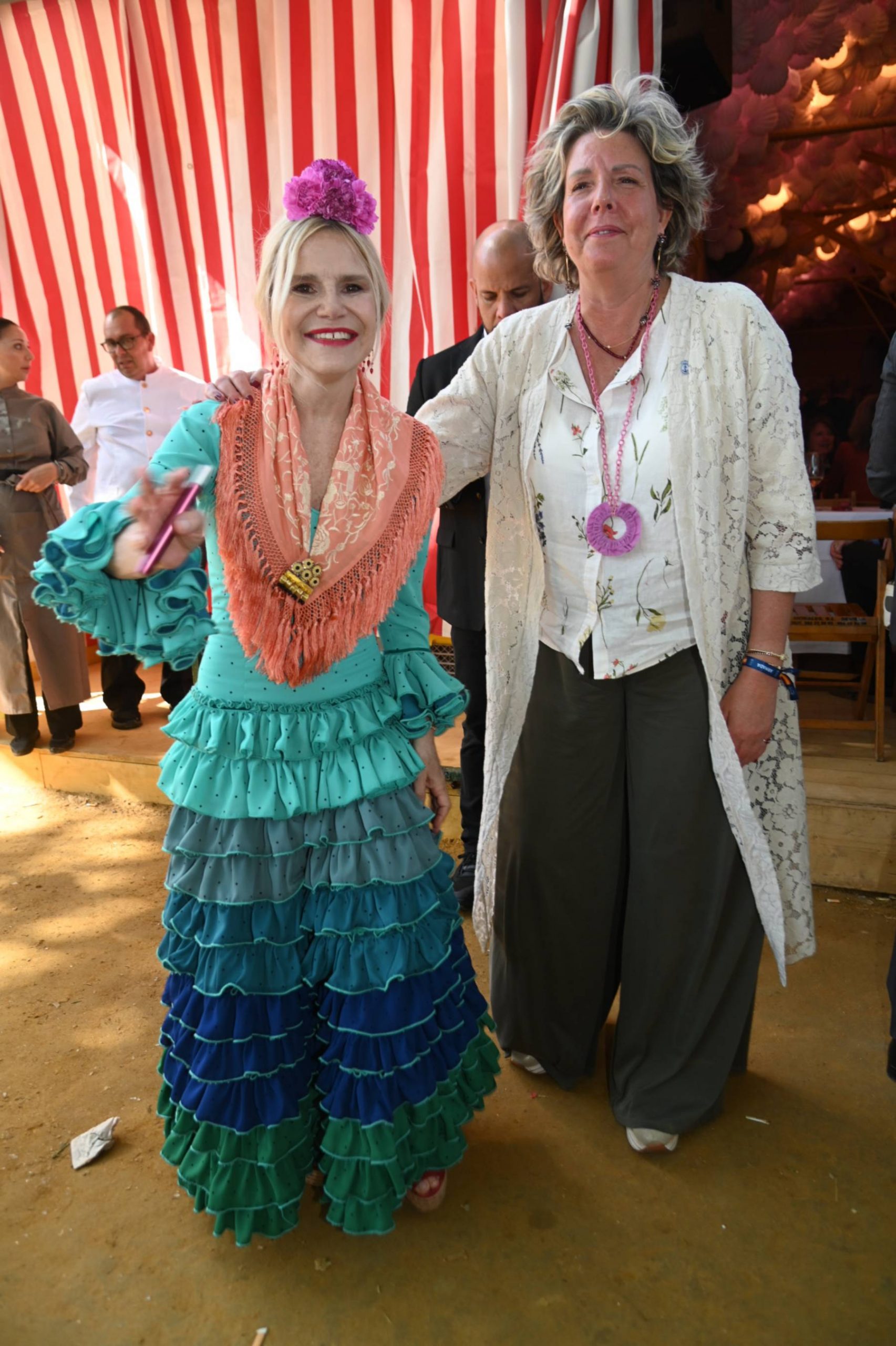 Eugenia Martínez de Irujo y Simoneta Gómez-Acebo en Sevilla. (Foto: Gtres)