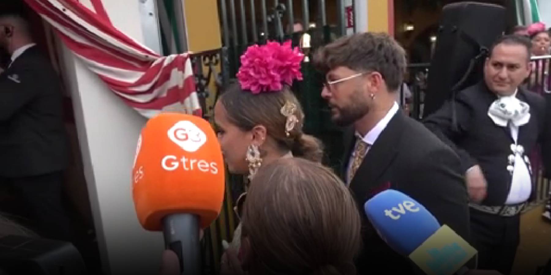 Gloria Camila y Álvaro Garcia en la Feria de Abril de Sevilla. (Foto: Gtres)