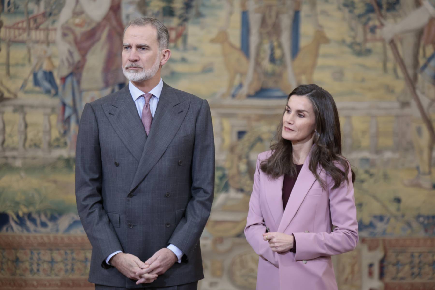 Los Reyes Felipe y Letizia en un acto oficial. (Foto: Gtres)