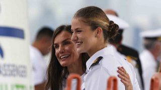 La princesa Leonor con la Reina Letizia. (Foto: Gtres)