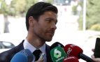 Xabi Alonso atendiendo a los medios. (Foto: Gtres)