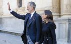 Los Reyes Felipe y Letizia en un acto oficial. (Foto: Gtres)
