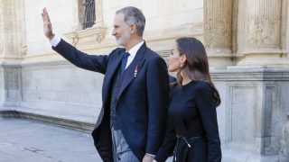 Los Reyes Felipe y Letizia en un acto oficial. (Foto: Gtres)