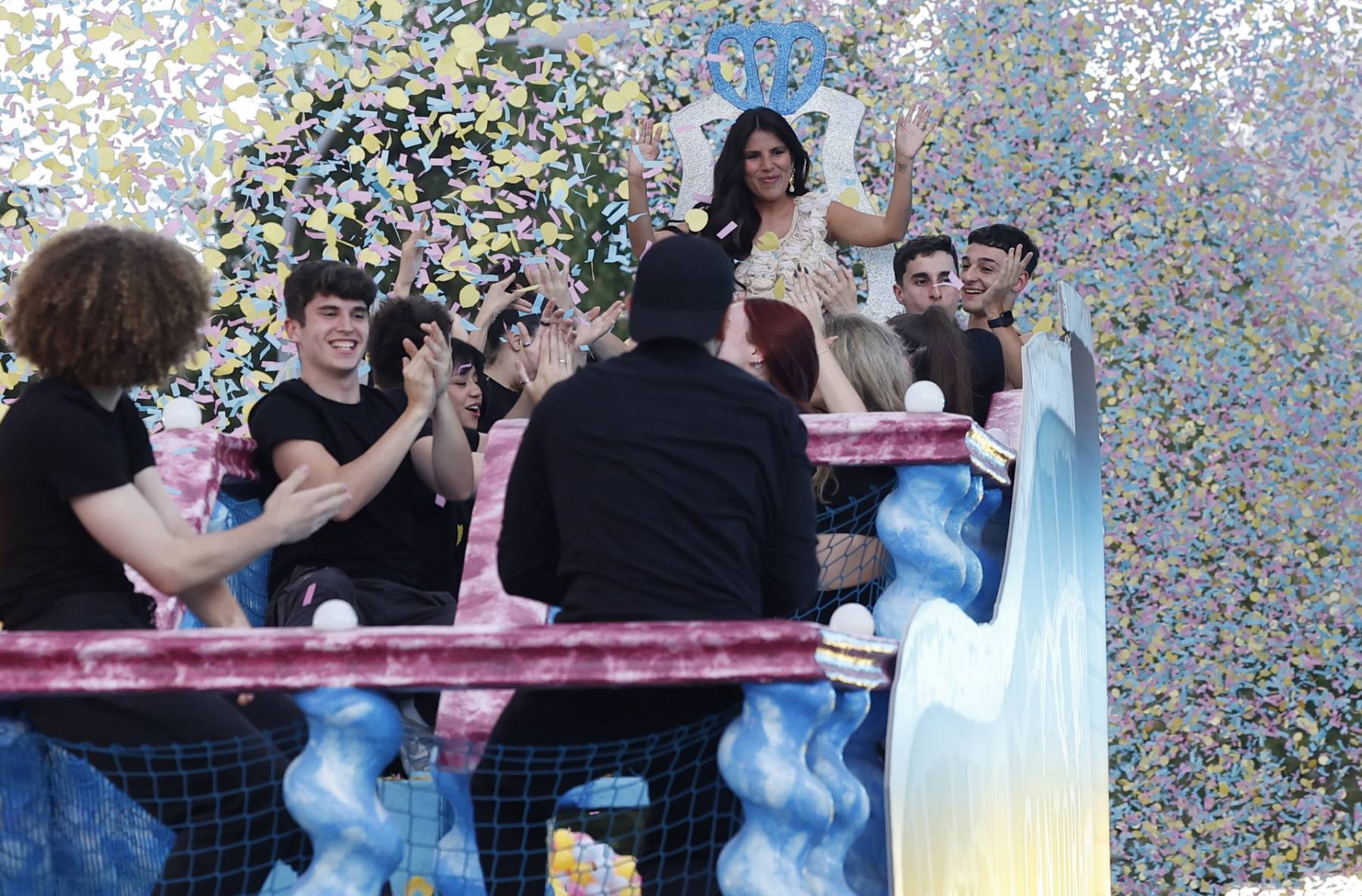 Isa Pantoja en 'La familia de la tele'. (Foto: Gtres)