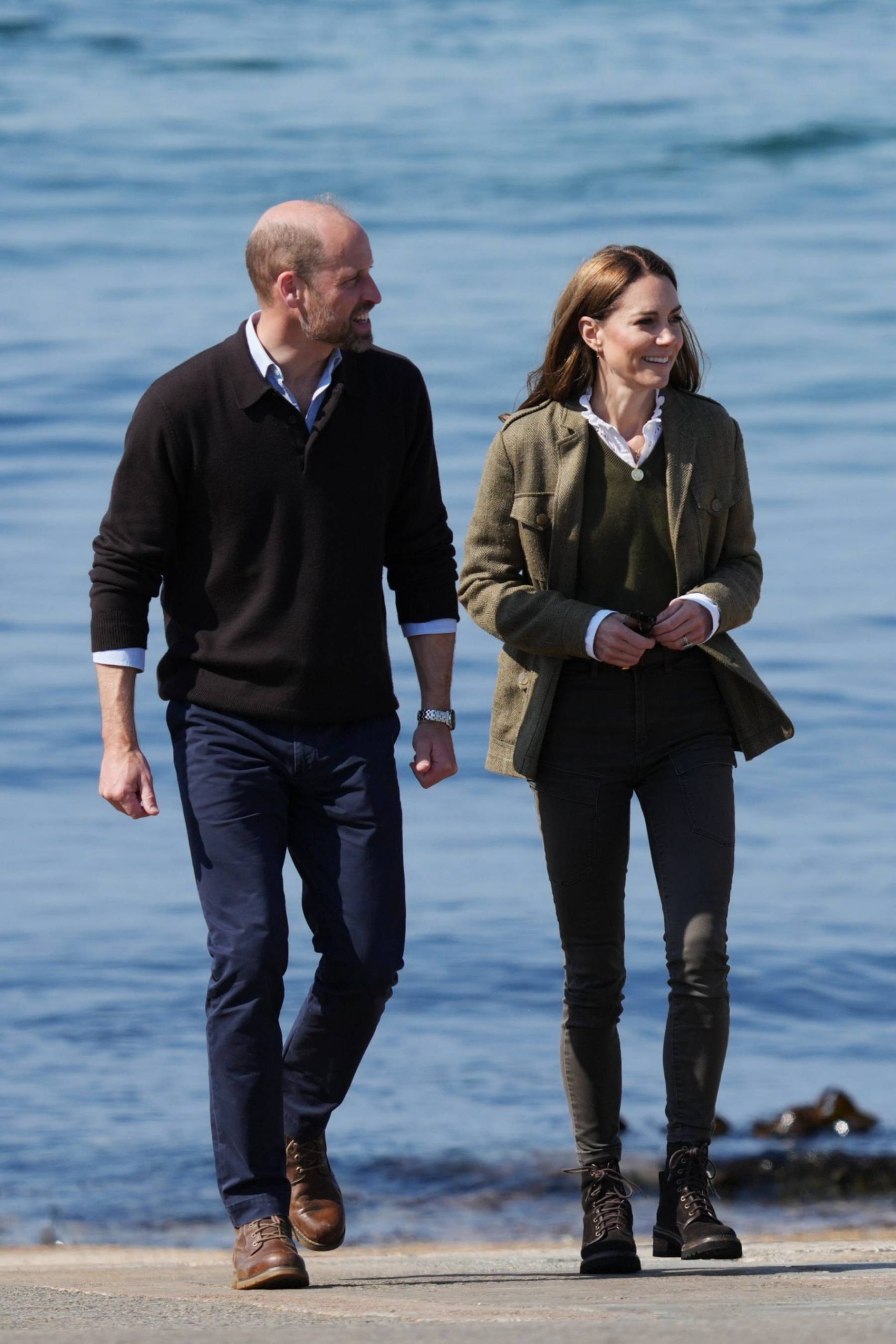 Kate Middleton y el príncipe Guillermo en Escocia. (Foto: Gtres)