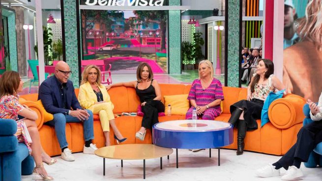 ‘La familia de la tele’ se rompe: Belén Esteban pide irse y prende la mecha del motín en directo