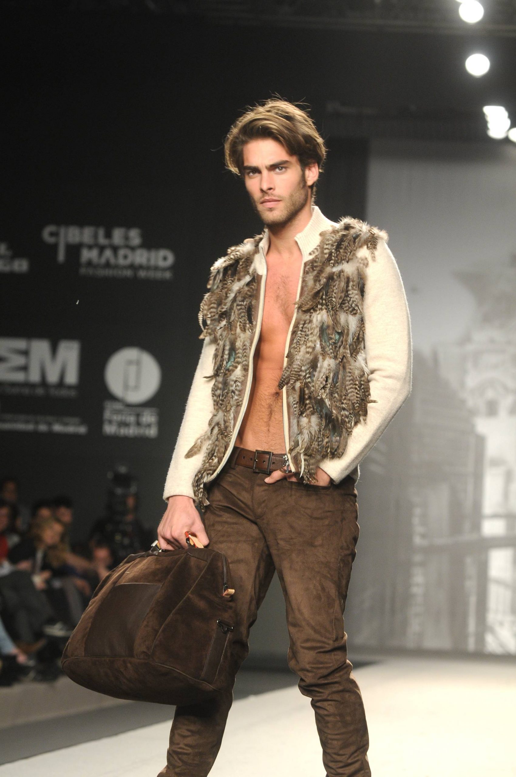 Jon Kortajarena en una pasarela. (Foto: Gtres)