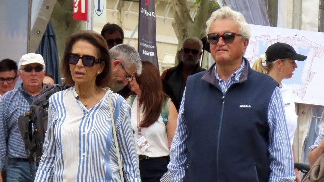 Marta Gayá con su acompañante. (Foto: Gtres)