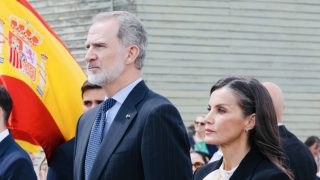 Los Reyes Felipe y Letizia en un acto oficial. (Foto: Gtres)