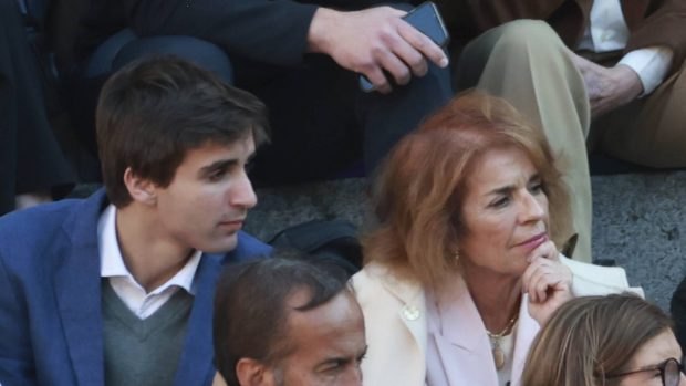 Ana Botella junto a uno de sus nietos. (Foto: Gtres)