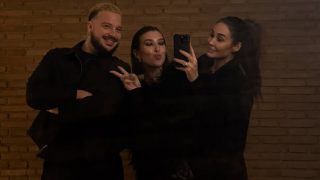 Vicky Martín Berrocal junto a su hija Alba y su yerno, Marcos Terrones. (FOTO: REDES SOCIALES)