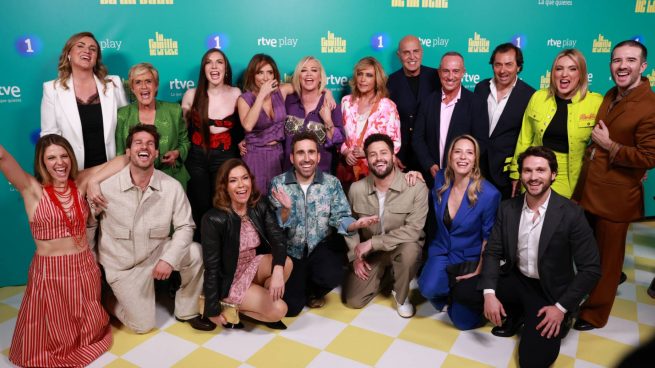 Los colaboradores de 'La Familia de la tele'. (Foto: Gtres)