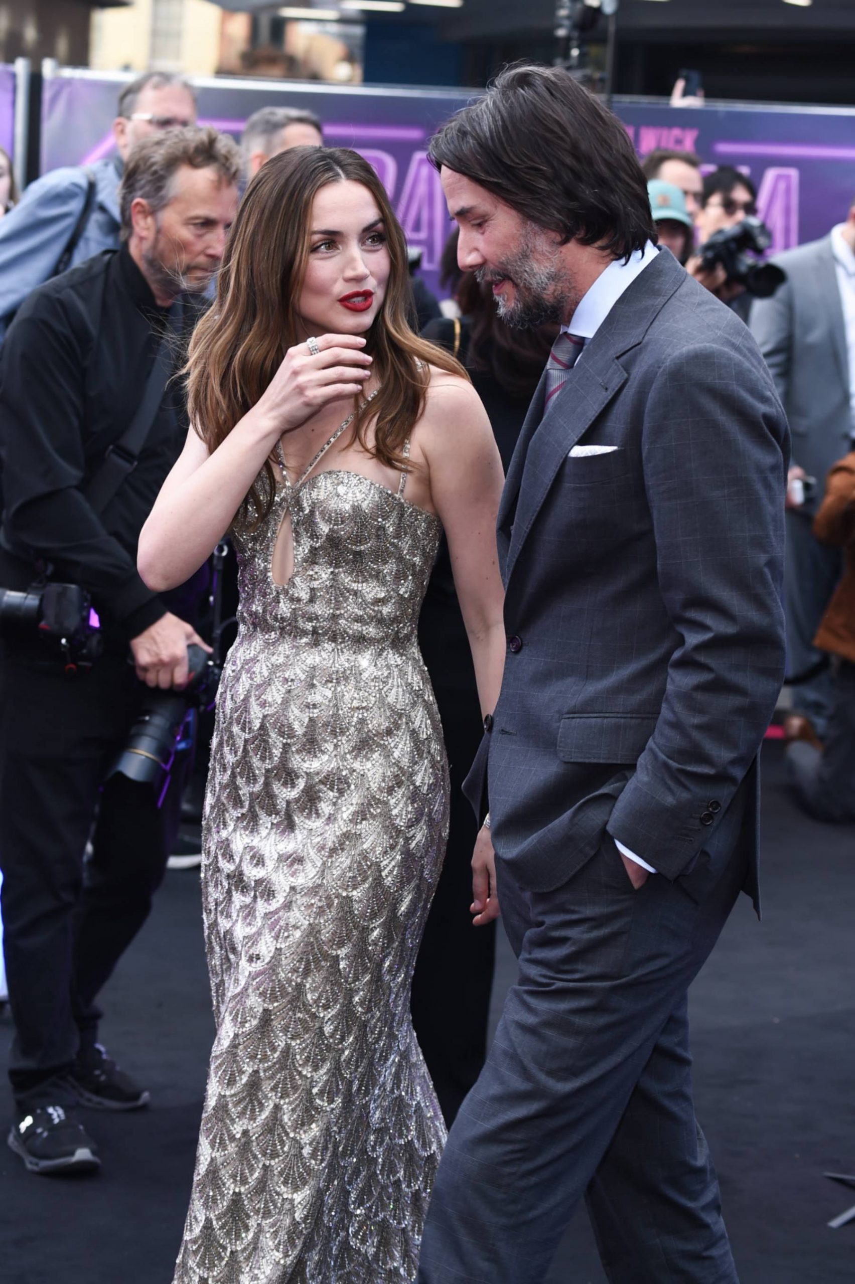 Ana de Armas y Keanu Reeves en un estreno. (Foto: Gtres)