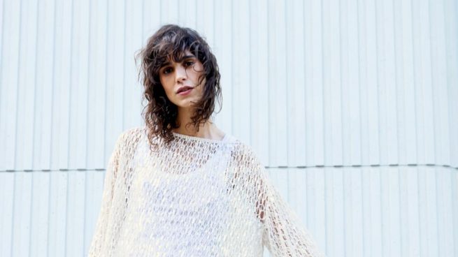 Zara tiene el top calado de lentejuelas que se va a convertir en la prenda más deseada de este verano