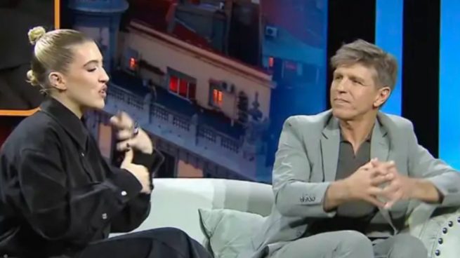 Manuel Díaz 'El Cordobés' junto a Alba Díaz en Canal sur. (Foto: Canal sur)